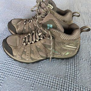 Hiking boots Columbia size 5